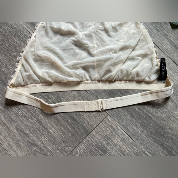 Youmita stretch Lace backless halter bra. Sz L - Picture 6 of 6